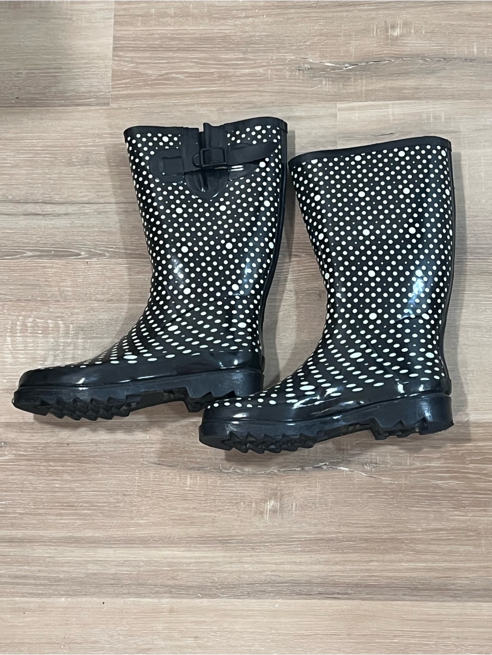 Black & White Polka Dot Women's Rain Boots